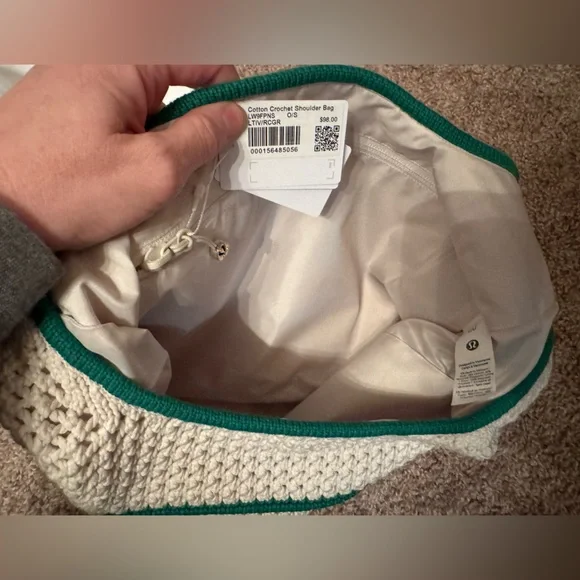 Lululemon Cotton Crochet Shoulder Bag 7L & Lululemon Classic Lemon Ball Cap - Picture 5 of 7